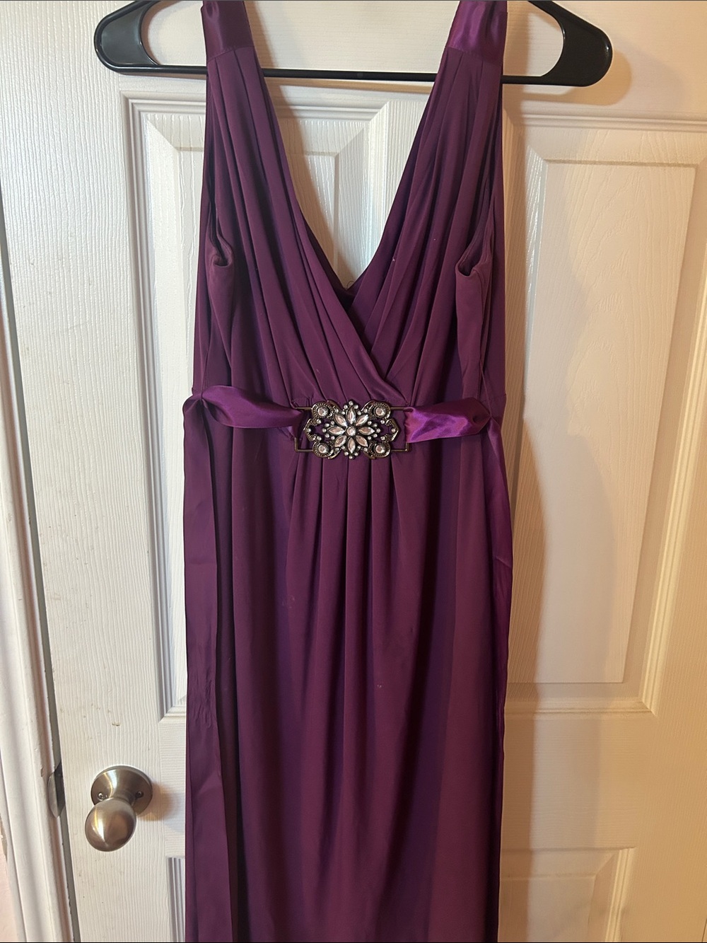 Elegant Deep Plum V-Neck Evening Dress with Jewel Waist Detail